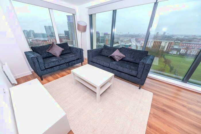 3 Bedroom Flat To Rent In Gateway, Trafford Road, Salford, M5