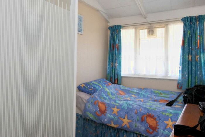 2 Bedroom Bungalow For Sale In Flat Cliffs, Filey, YO14