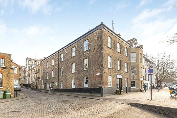 1 Bedroom Flat To Rent In Riverside House, Water Lane, Richmond, TW9