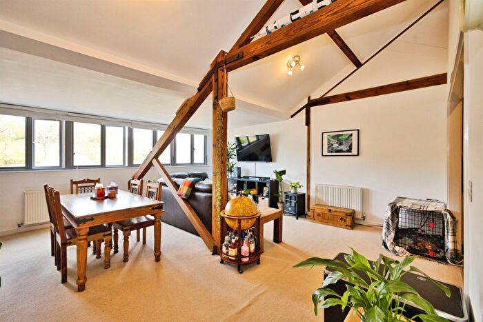 2 Bedroom Flat For Sale In The Barley Yard, Crewkerne, TA18