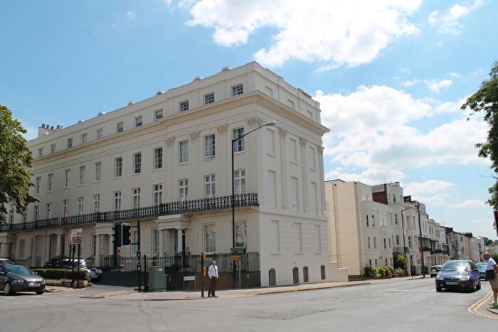 2 Bedroom Apartment To Rent In Clarence Mansions, Leamington Spa, CV32