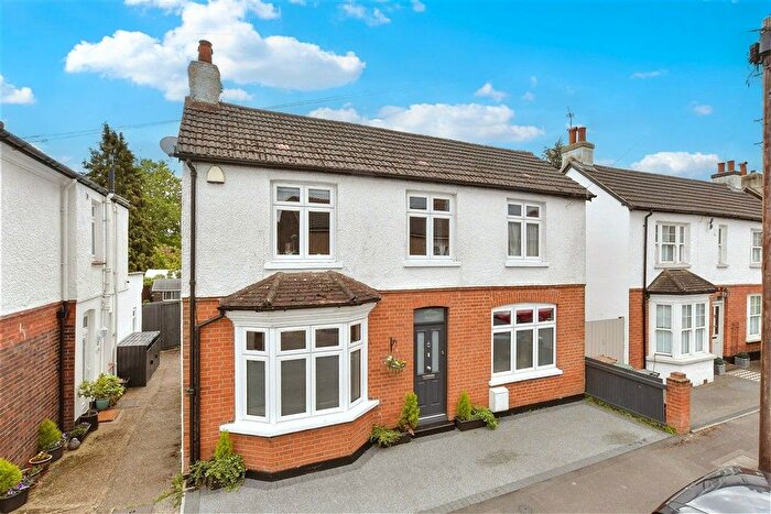 4 Bedroom Detached House For Sale In Ferndale Road, Banstead, Surrey, SM7