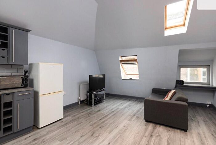 1 Bedroom Mews To Rent In Cornton Place, Crieff, Perthshire, PH7