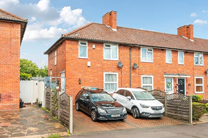 2 Bedroom End Of Terrace House For Sale In Middleton Road, Carshalton, SM5