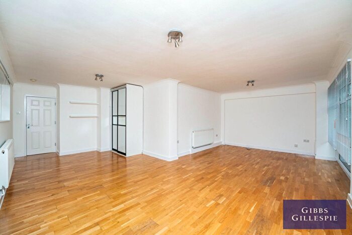 2 Bedroom Flat To Rent In The Grange, The Knoll, London, W13