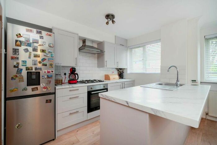1 Bedroom Flat To Rent In Caroline Close, London, N10