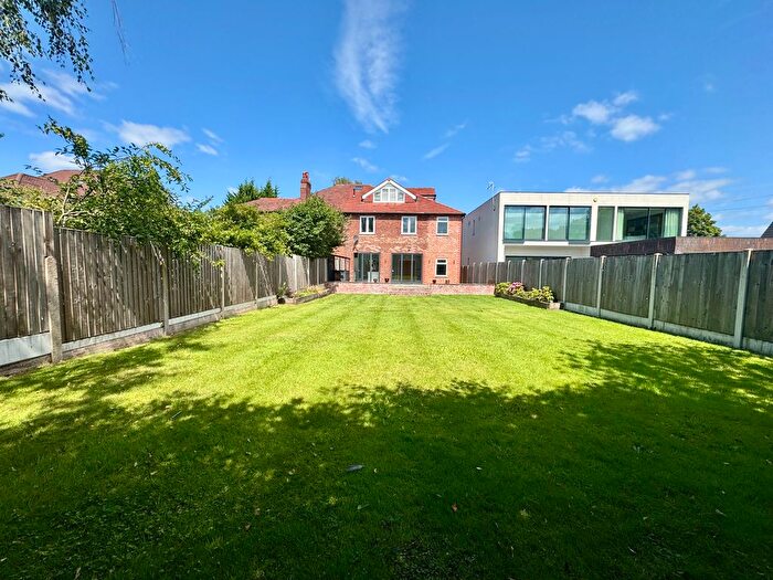 4 Bedroom Property To Rent In Hale Road, Altrincham, WA15