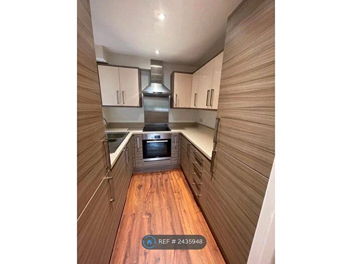 1 Bedroom Flat To Rent In The Mall, London, W5