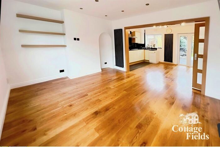 4 Bedroom Terraced House To Rent In Elsinge Road, Enfield, EN1