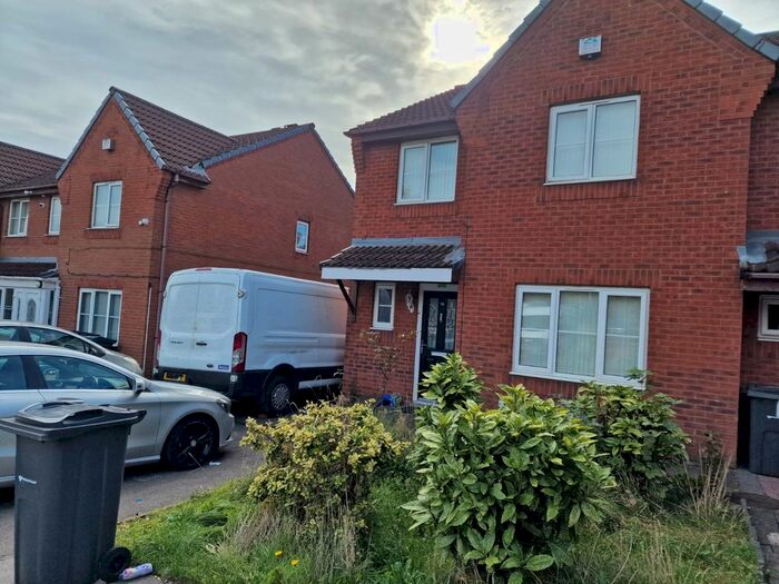 4 Bedroom Semi-Detached House To Rent In Lupin Grove, Birmingham, B9