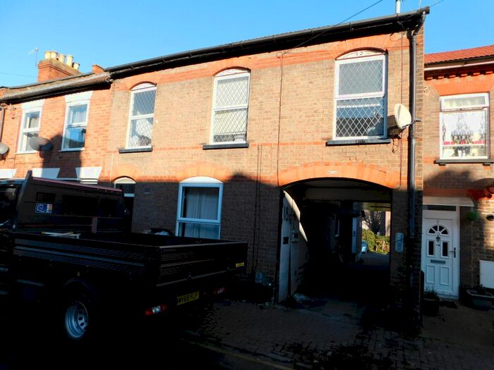 1 Bedroom Maisonette To Rent In Russell Street, Luton, Beds LU1