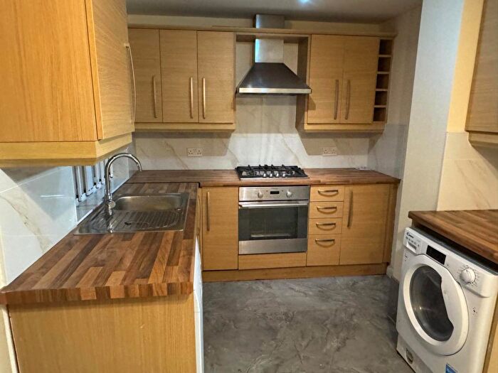 4 Bedroom Semi-Detached House To Rent In Windsor Road, Harrow, HA3