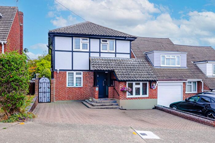 4 Bedroom Detached House For Sale In Hill Road, Benfleet, SS7