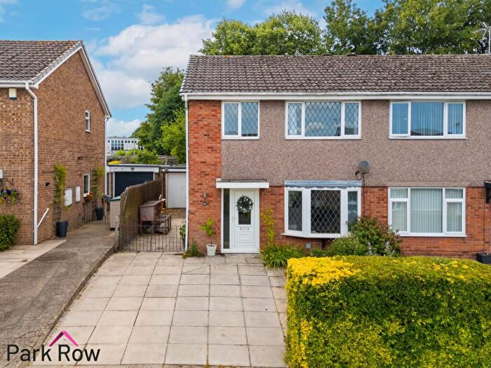 3 Bedroom Semi-Detached House For Sale In Park Avenue, Sherburn In Elmet, Leeds, LS25