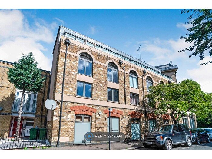2 Bedroom Flat To Rent In Park View Apartments, Bermondsey, London, SE16