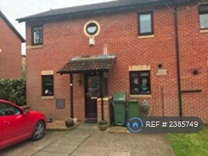 3 Bedroom Semi-Detached House To Rent In Northcroft, Milton Keynes, MK5