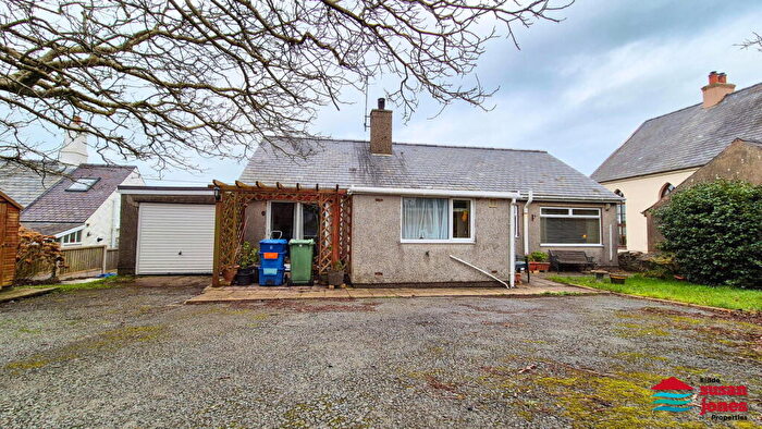 2 Bedroom Detached Bungalow For Sale In Morfa Nefyn, Pwllheli, LL53