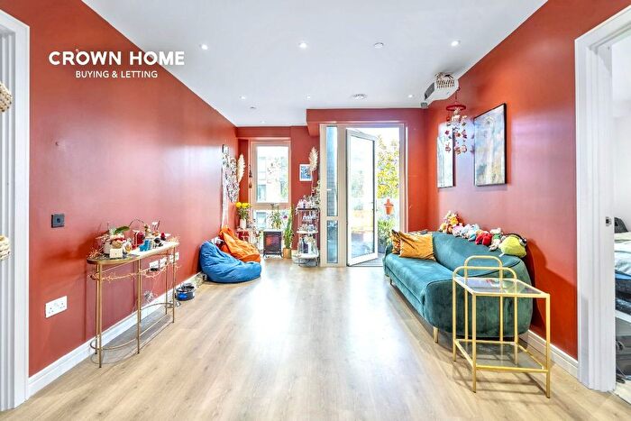 2 Bedroom Flat To Rent In Sovereign Court, Matcham House, Hammersmith, W6