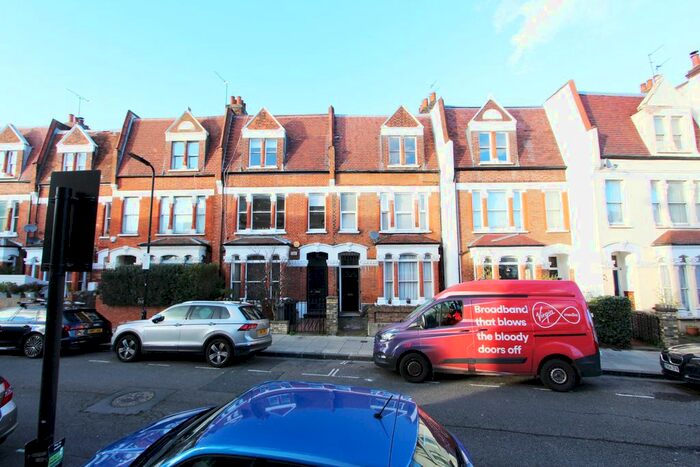 Studio To Rent In Carysfort Road, London, N16
