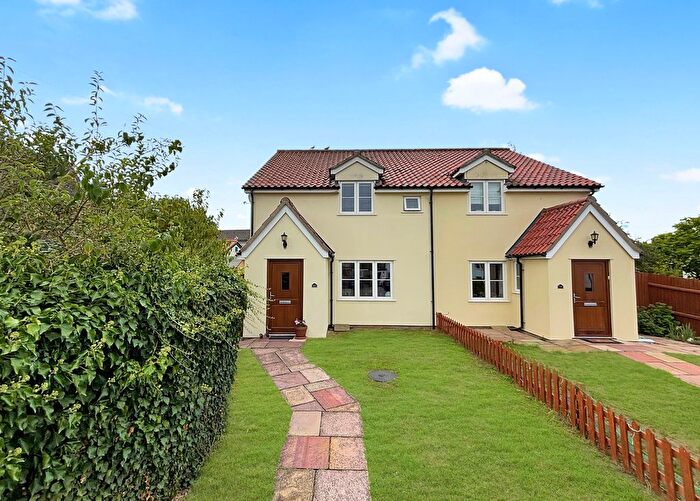 3 Bedroom Semi Detached House For Sale In Fowlmere Road, Foxton, CB22