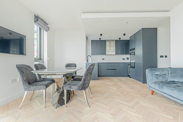 2 Bedroom Flat To Rent In Valencia Tower, Bollinder Place, EC1V