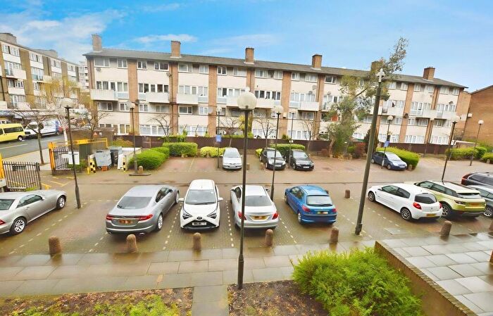 2 Bedroom Flat For Sale In Trinity Gardens, London, E16