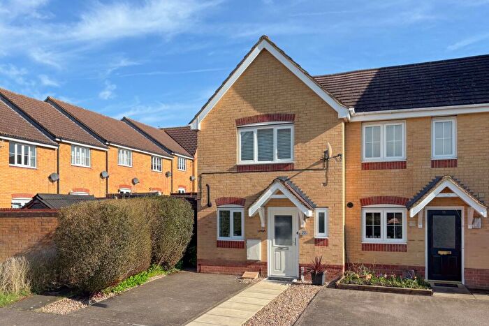 2 Bedroom Semi Detached House For Sale In Ridgely Drive, Leighton Buzzard, LU7