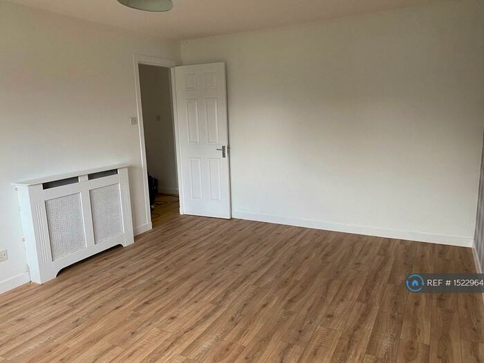 4 Bedroom End Of Terrace House To Rent In Raasay Gardens, Aberdeen, AB16