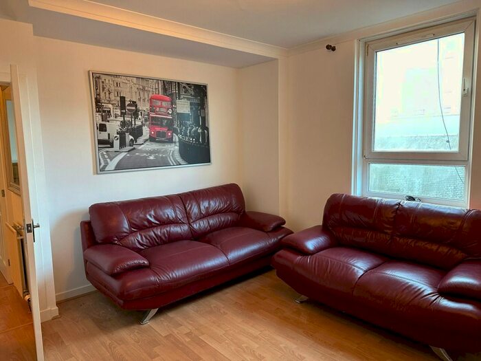 2 Bedroom Flat To Rent In Bon Accord Terrace, City Centre, Aberdeen, AB11