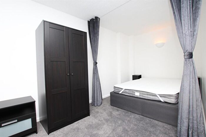 Flat To Rent In Bedford Court, Bath, BA1