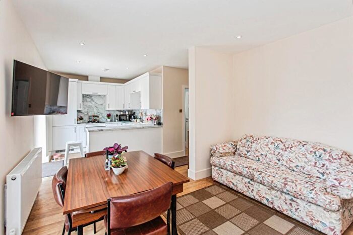 3 Bedroom Bungalow For Sale In Prittlewell Chase, Westcliff-on-Sea, Essex, SS0