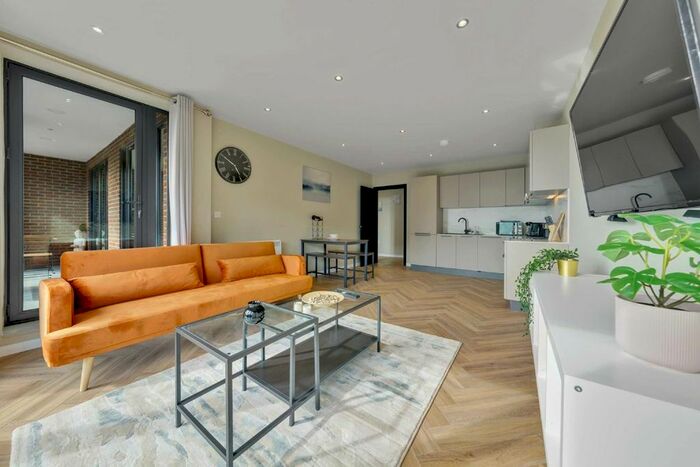2 Bedroom Flat To Rent In Canberra Road, London, W13
