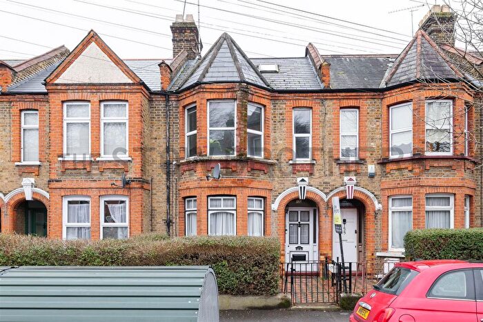 2 Bedroom Flat To Rent In Carr Road, Walthamstow, E17