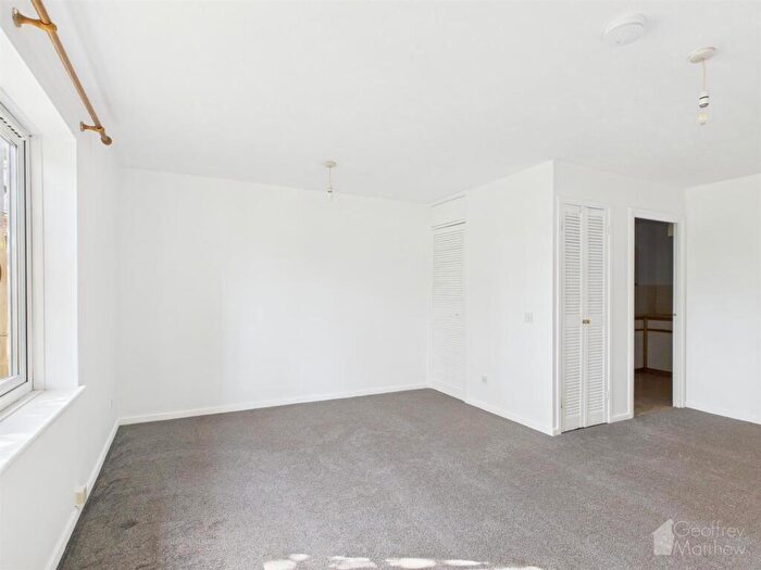 Studio To Rent In Bradman Way, Stevenage, SG1