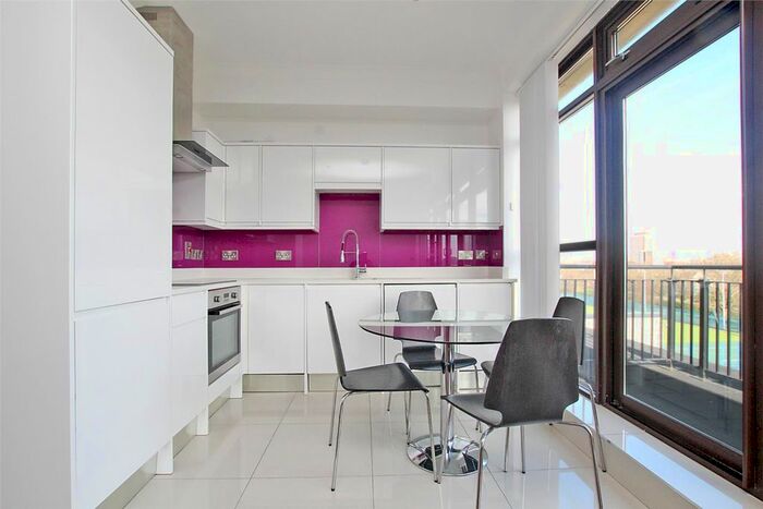 2 Bedroom Flat To Rent In Copperfield Road, Mile End, London, E3