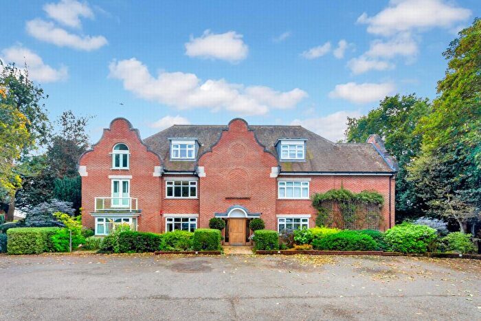 2 Bedroom Apartment For Sale In North Road, Hythe, CT21