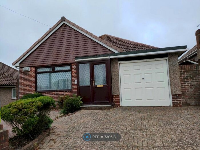 3 Bedroom Bungalow To Rent In Downsway, Brighton, BN2