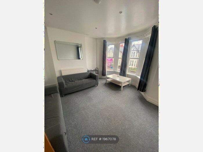2 Bedroom Flat To Rent In Whitchurch Road, Cardiff, CF14