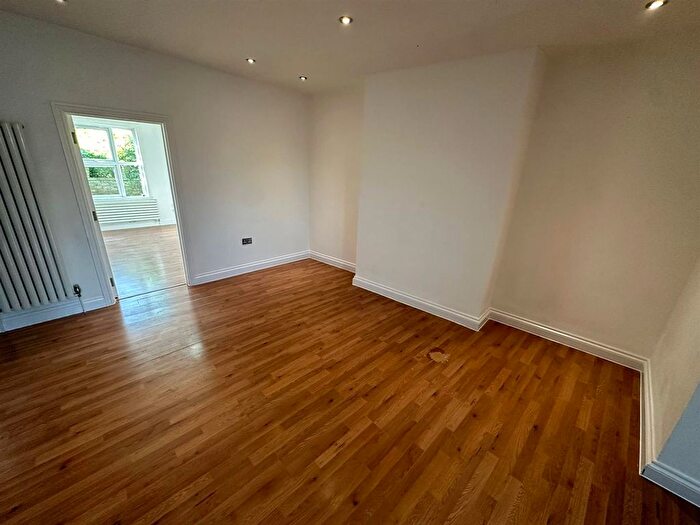 2 Bedroom Flat To Rent In Devonshire Road, London, SE23