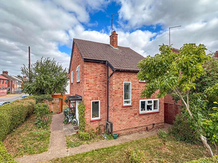 3 Bedroom Detached House For Sale In Whitehill Road, Cambridge, CB5