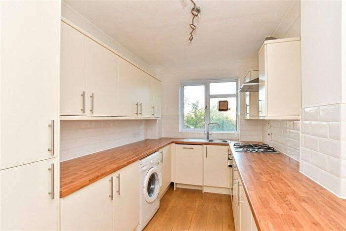 2 Bedroom Flat For Sale In Varndean Drive, Brighton, East Sussex, BN1