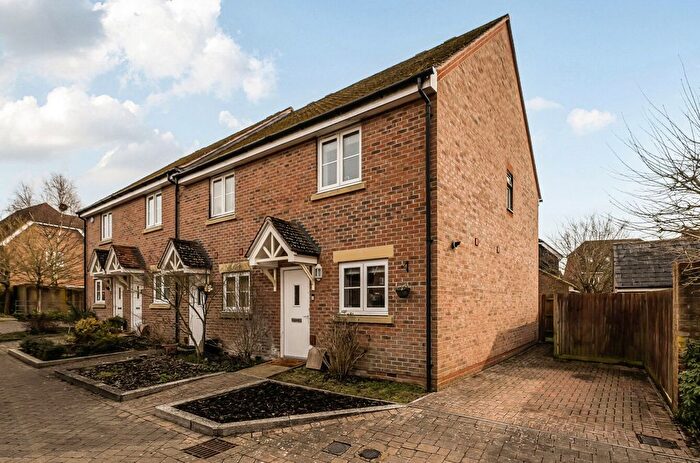 2 Bedroom End Terrace House For Sale In Pipit Green, Bracknell, Berkshire, RG12