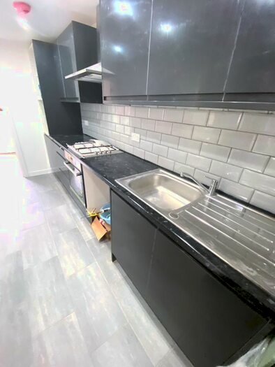 2 Bedroom Flat To Rent In Sandringham Rd, Forest Gate, E7