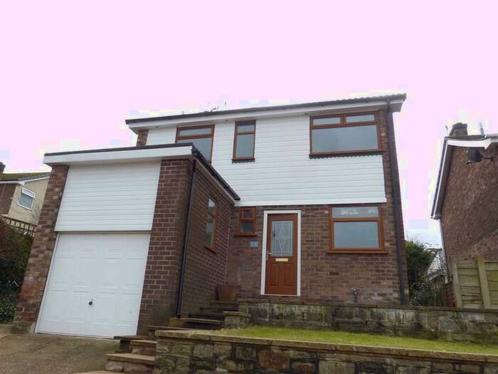 4 Bedroom Detached House To Rent In Heather Bank Close, Glossop, SK13
