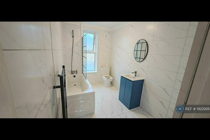 4 Bedroom End Of Terrace House To Rent In Coppins Road, Clacton-On-Sea, CO15