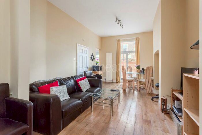1 Bedroom Flat To Rent In Brondesbury Villas, NW6