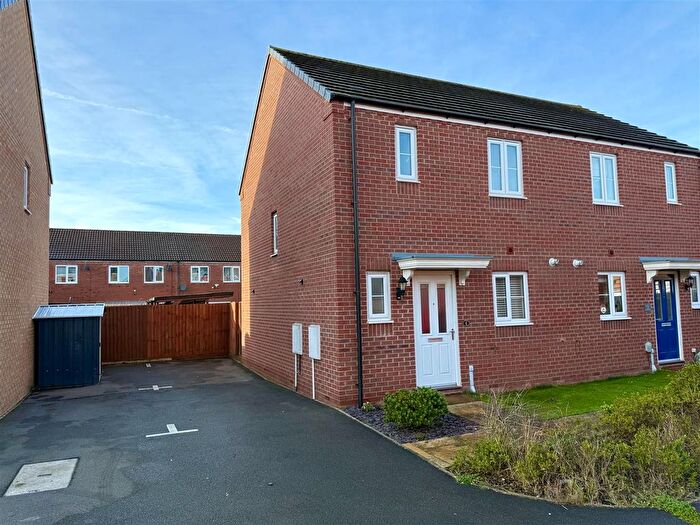 2 Bedroom Semi Detached House For Sale In Cherwell Close, Spalding, PE11