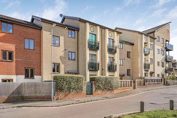 2 Bedroom Flat For Sale In Kelling Way, Broughton, Milton Keynes, MK10