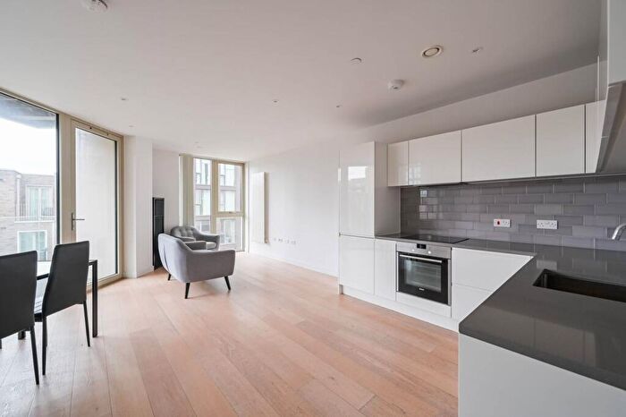 3 Bedroom Flat To Rent In Liner House, , Silvertown, London, E16