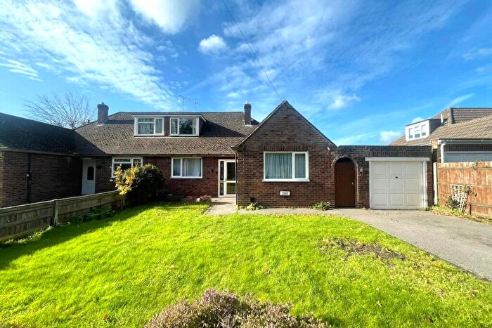 3 Bedroom Bungalow For Sale In Vale Road, Ash Vale, Surrey, GU12